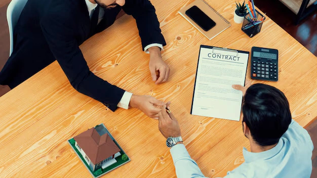 Moving Forward with Confidence with the Support of a Mediator Leyland