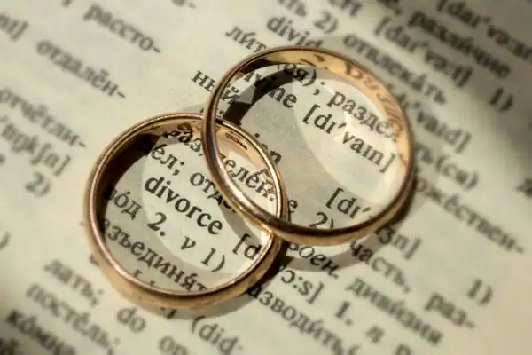 Image of rings removed before divorce mediation Leyland